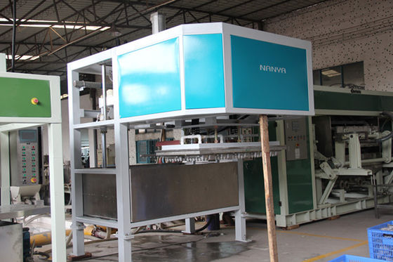 equipo automatizado 2400Pcs/H Rciprocatiing de la bandeja del huevo que forma el secado en molde